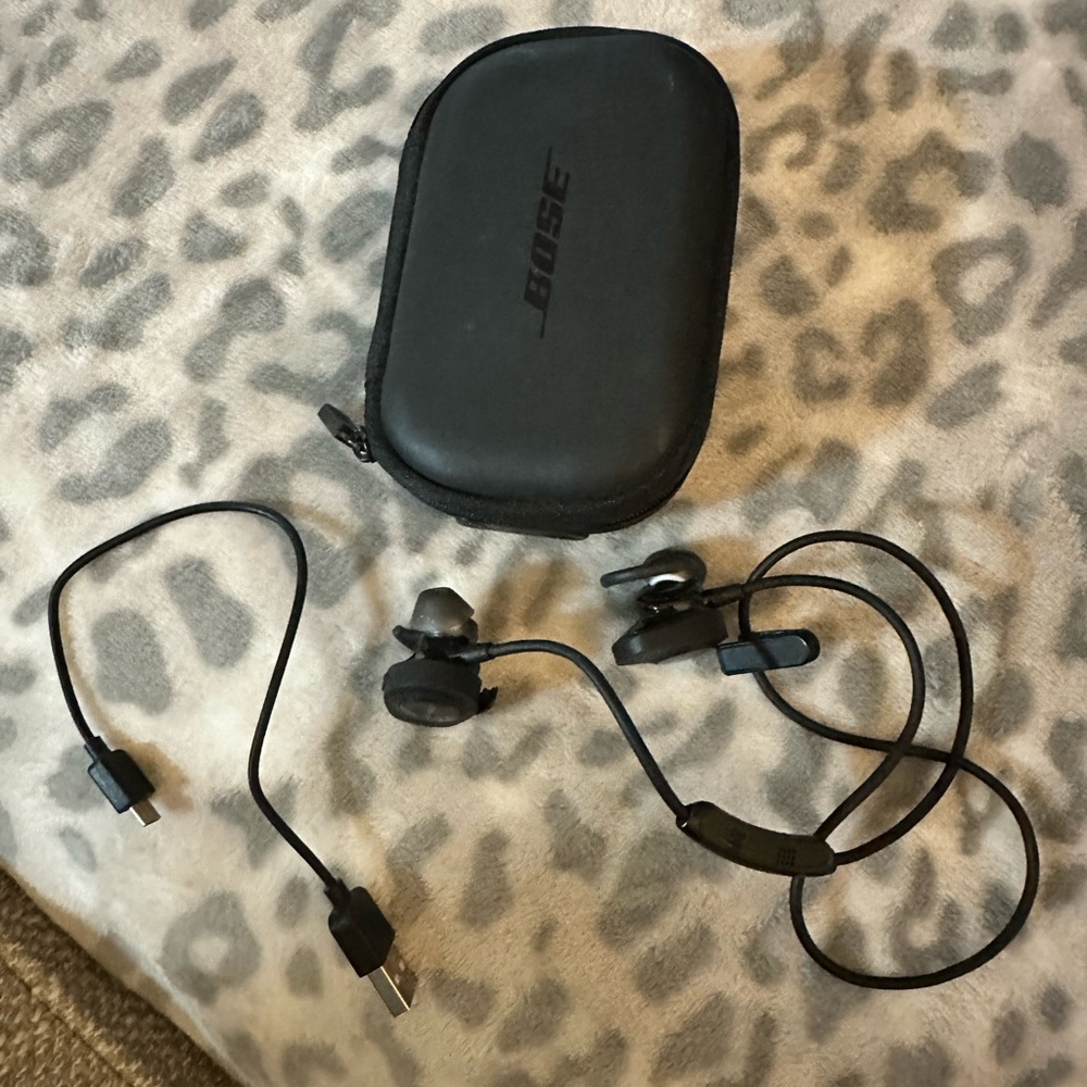 Bose Black Earbuds with Charging Case